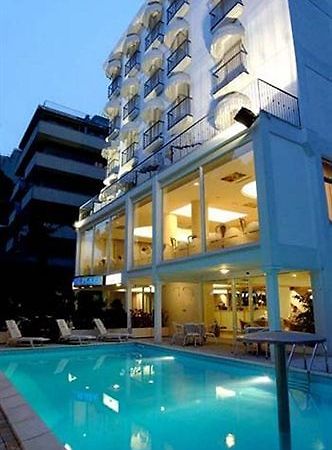 Hotel Royal Plaza Rimini Exterior foto