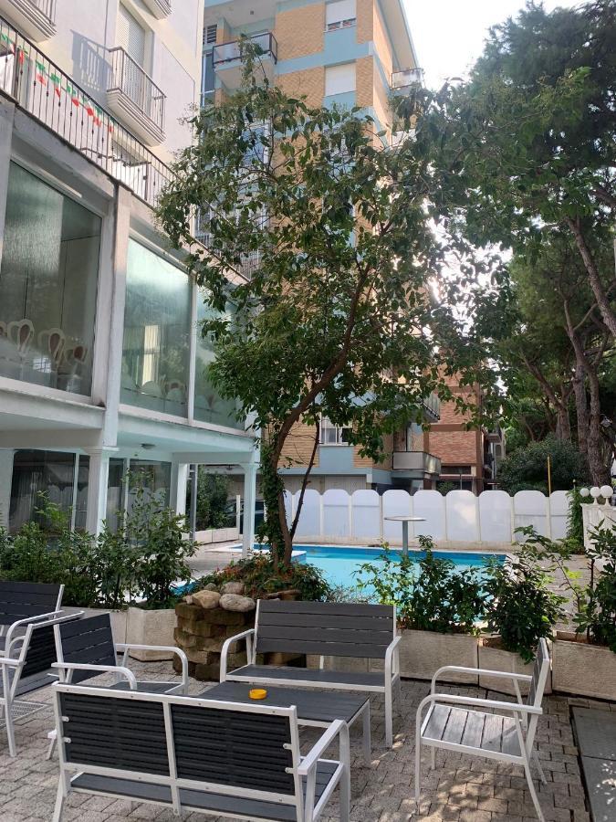Hotel Royal Plaza Rimini Exterior foto
