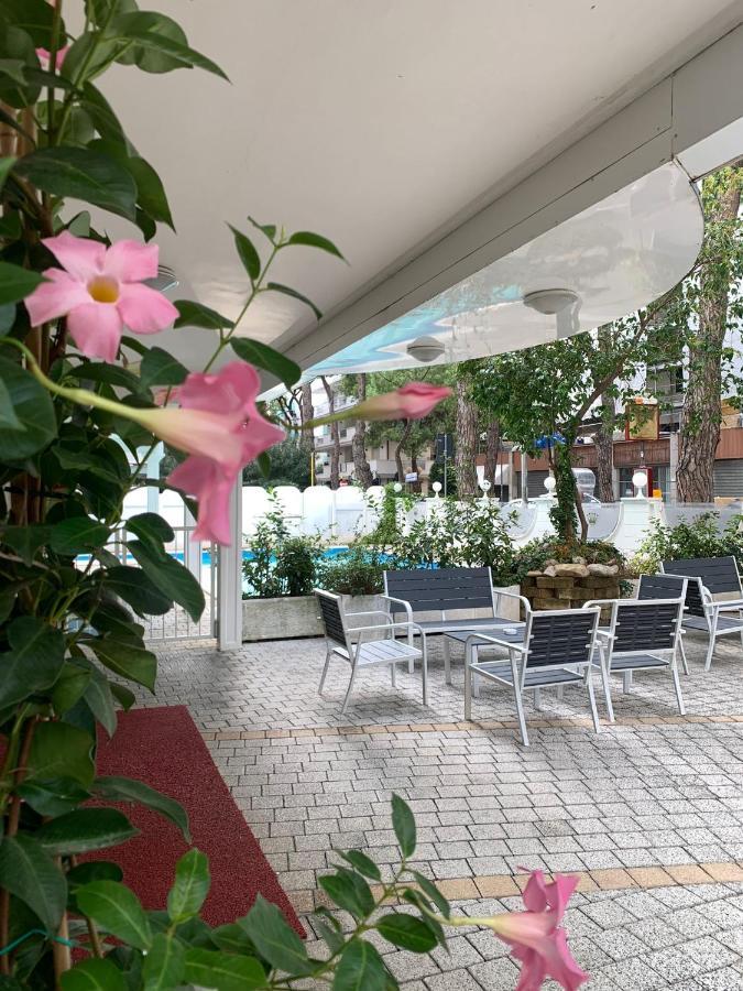 Hotel Royal Plaza Rimini Exterior foto